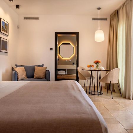 مبيت وإفطار تْشيستيرنِنو Essenza Relais Contemporaneo المظهر الخارجي الصورة