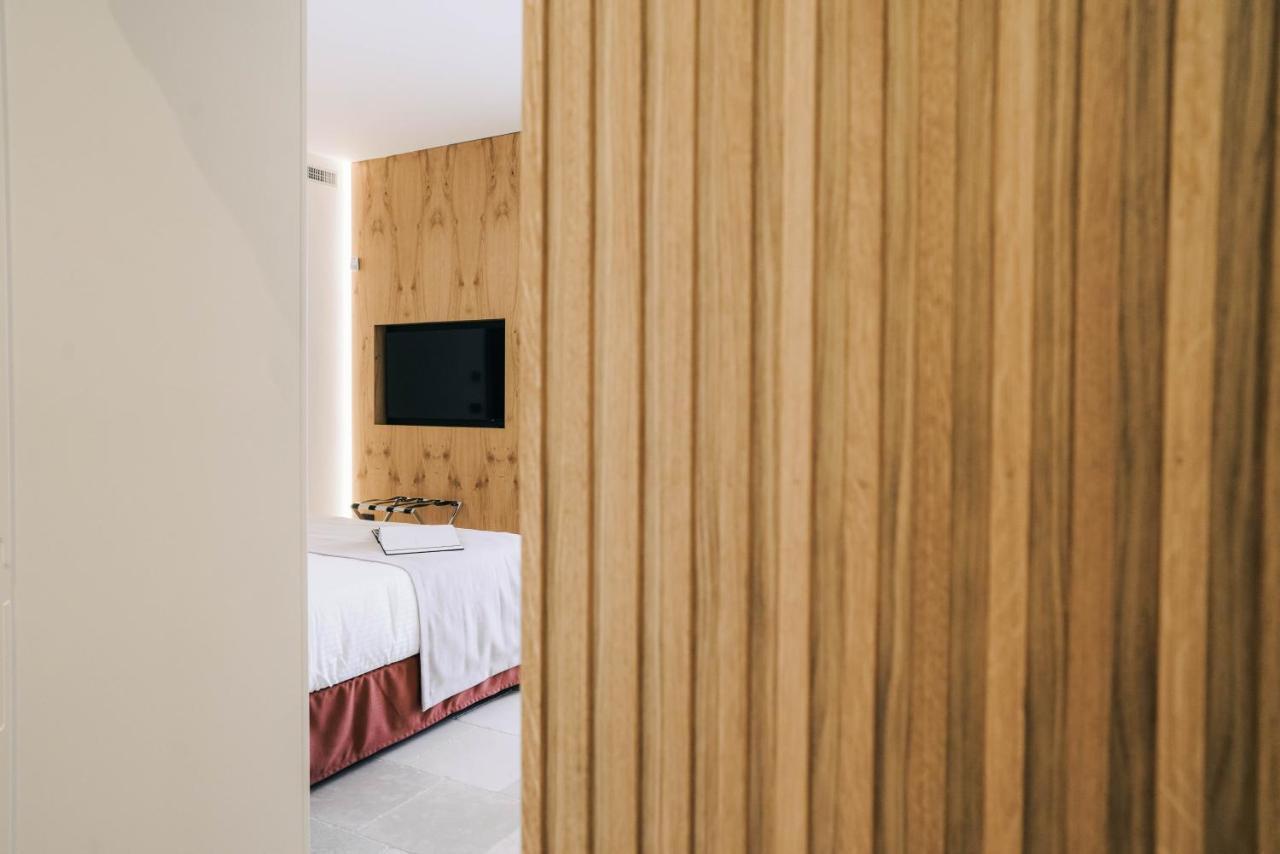 مبيت وإفطار تْشيستيرنِنو Essenza Relais Contemporaneo المظهر الخارجي الصورة