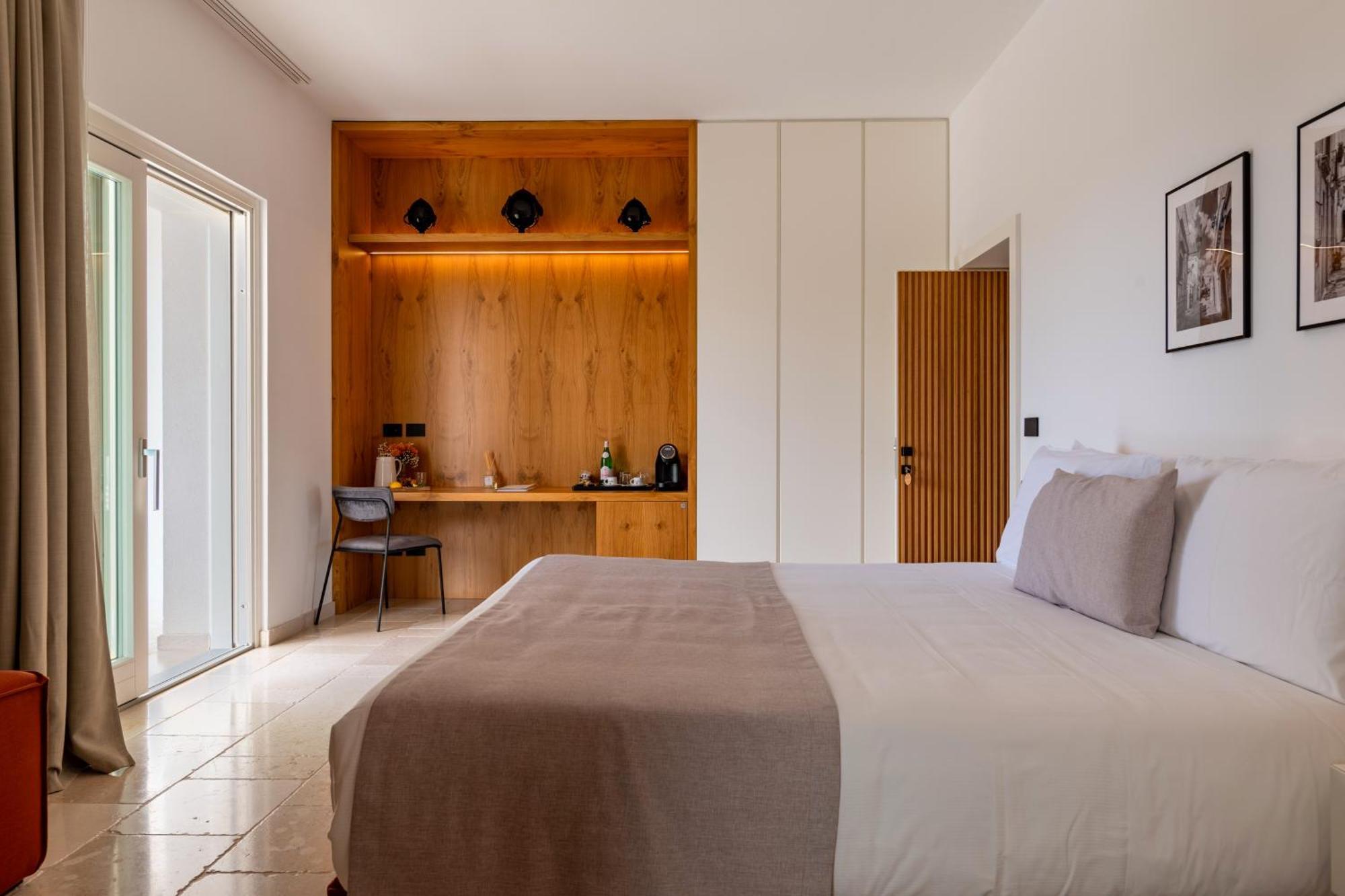 مبيت وإفطار تْشيستيرنِنو Essenza Relais Contemporaneo المظهر الخارجي الصورة
